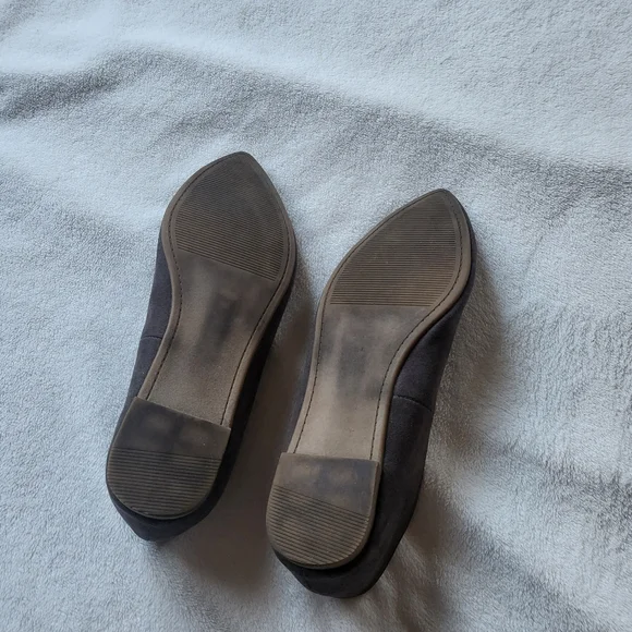 Torrid laser-cut faux suede pointed-toe loafers 10W - Picture 6 of 11